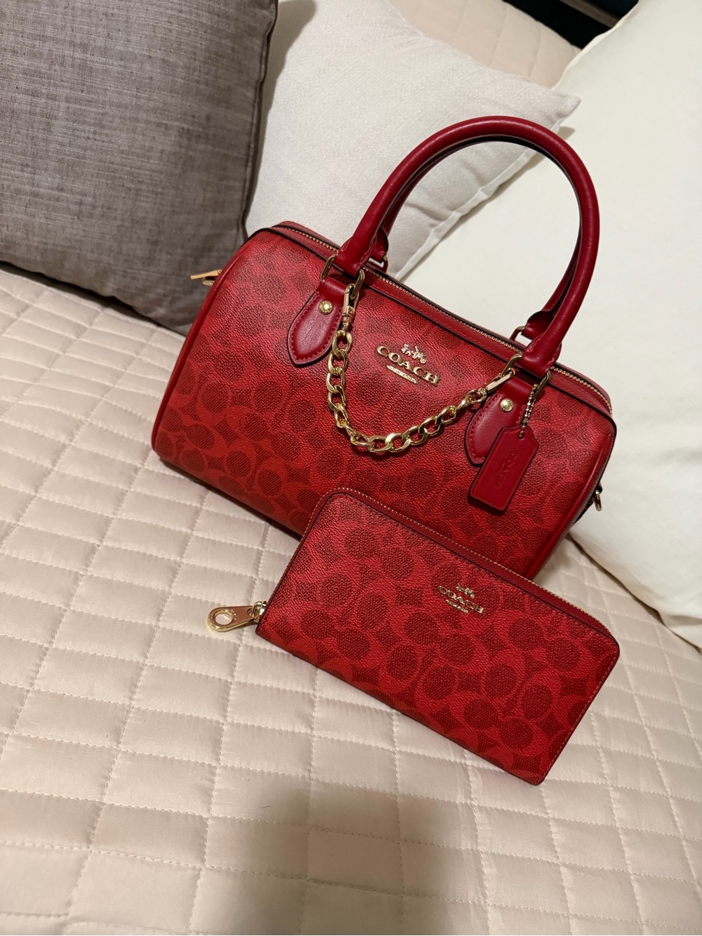 ❤️ Coach Crimson Red Signature Canvas Medium Rowan + Matching Wallet ❤️ - Picture 2 of 13